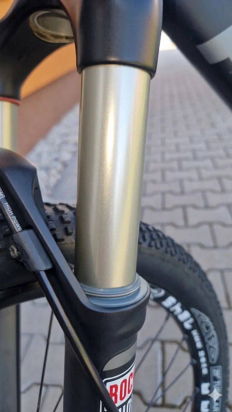 Focus Raven 29" Brzdy Shimano deore XT, zbytek sada SRAM GX