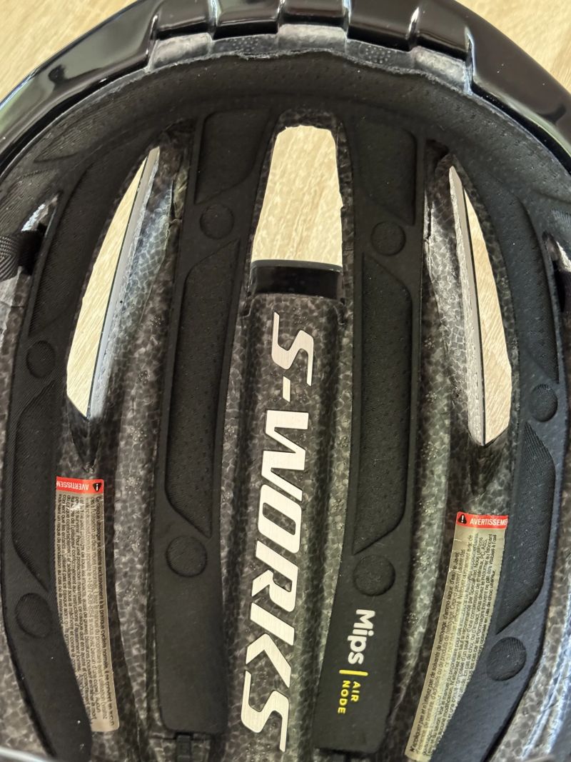 S-Works Evade 3 ANGi ready black - M