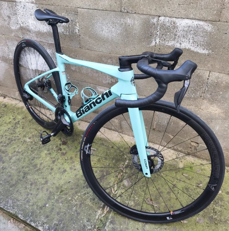 Nabízím Bianchi Specialissima Comp, Shimano Ultegra Di 2x12, vč. wattových pedálů 
