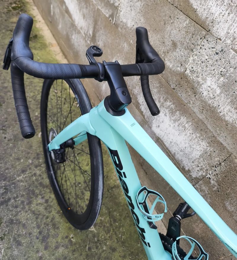 Nabízím Bianchi Specialissima Comp, Shimano Ultegra Di 2x12, vč. wattových pedálů 