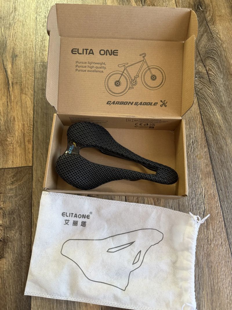 Karbonové sedlo ElitaOne 3D-SR (kopie SLR Boost) 145mm