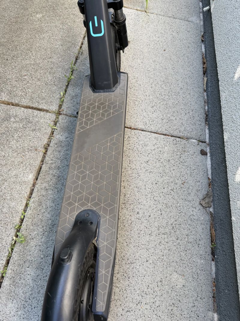 Tempish Urbis U7 elektricka kolobezka