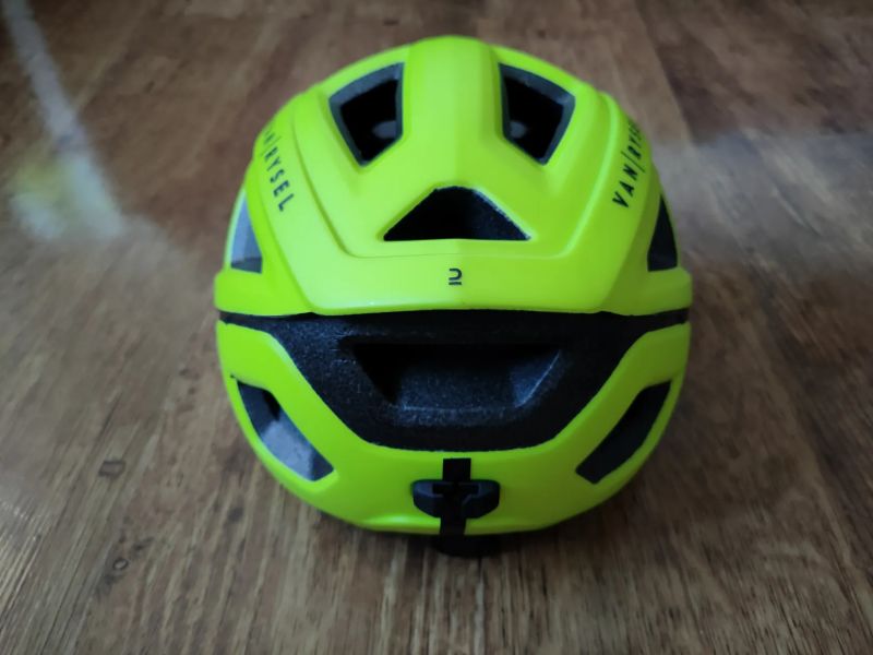 Prodám cyklistickou helmu Van Rysel Roadr 500