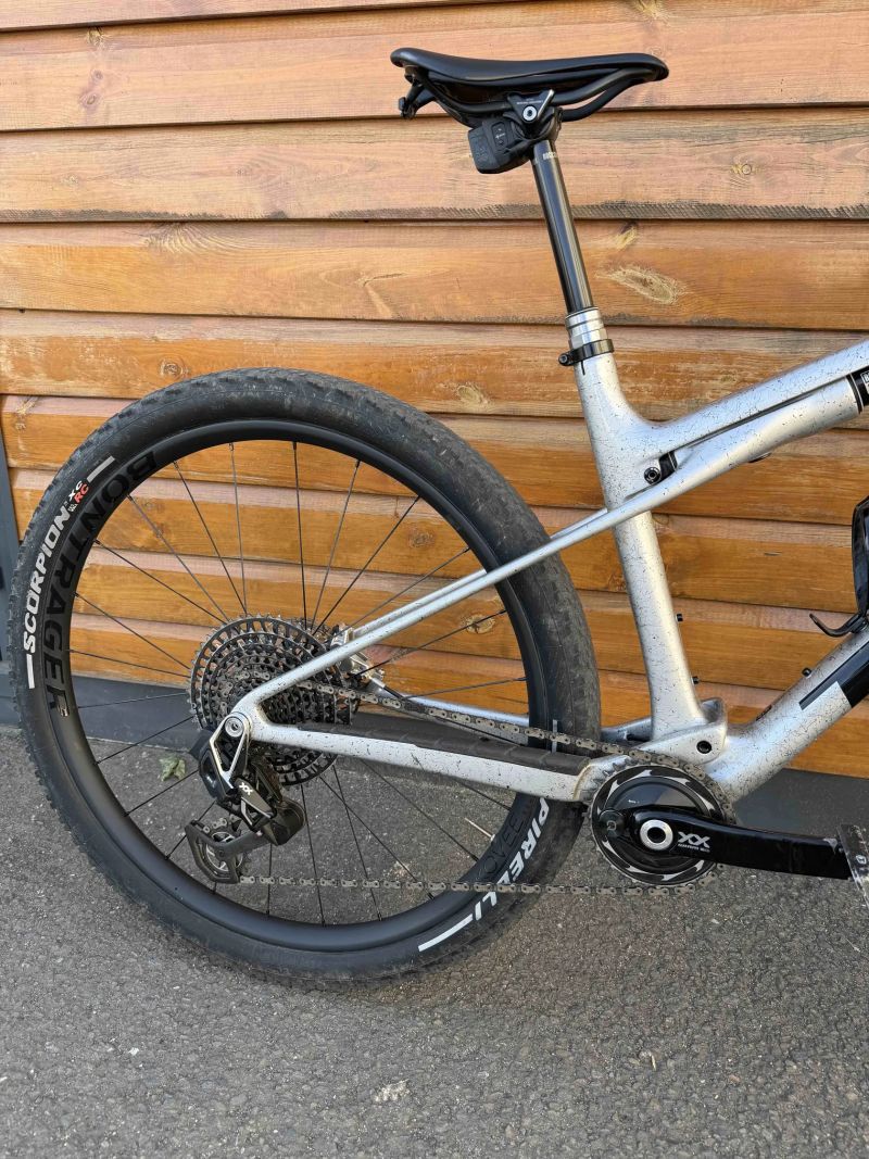 Trek Supercaliber SLR 9.9 Flight Attendant Gen 2 Argent Drizzle