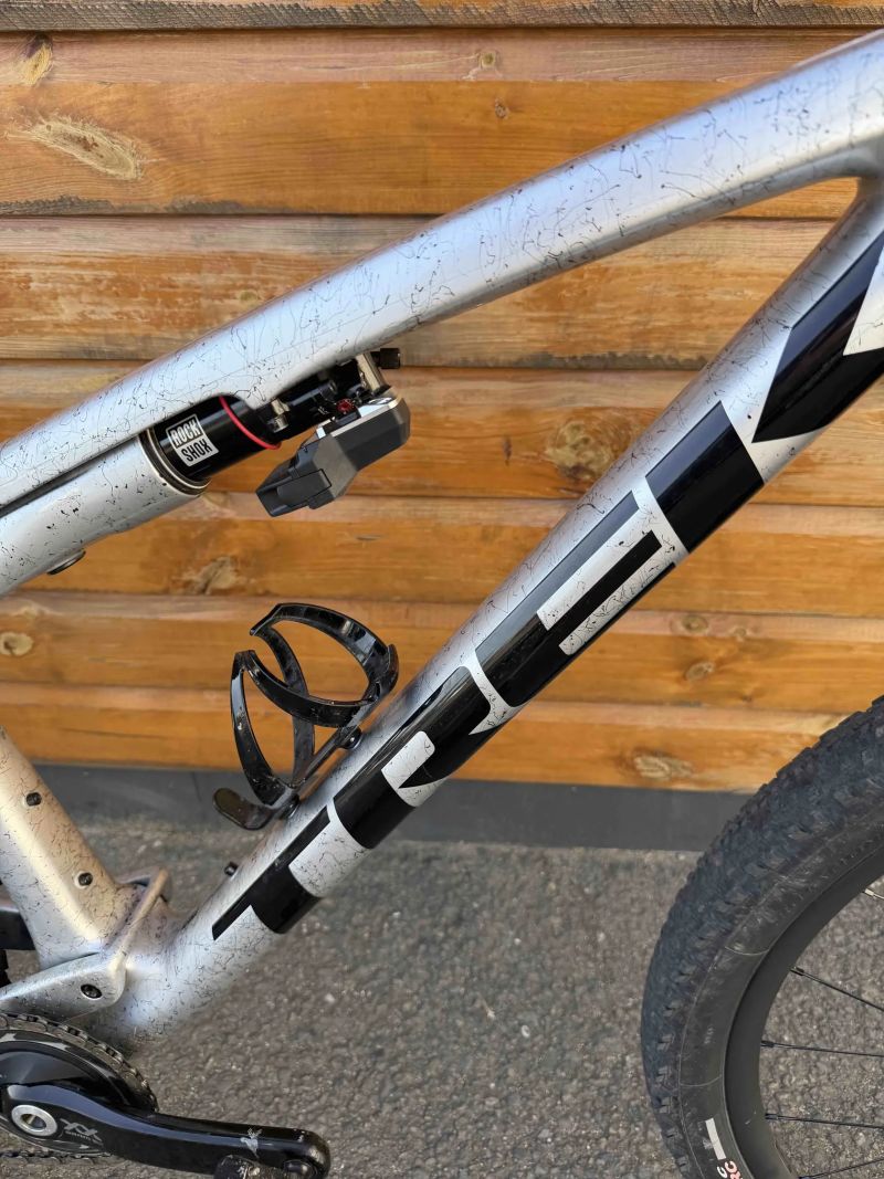 Trek Supercaliber SLR 9.9 Flight Attendant Gen 2 Argent Drizzle