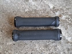 Race Face - Love Handle