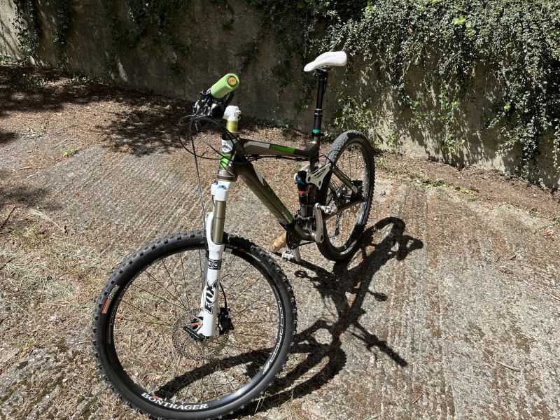 Prodám celoodpružené kolo Trek Fuel EX 8 (26") - Velikost M/L - Bronzová metalíza