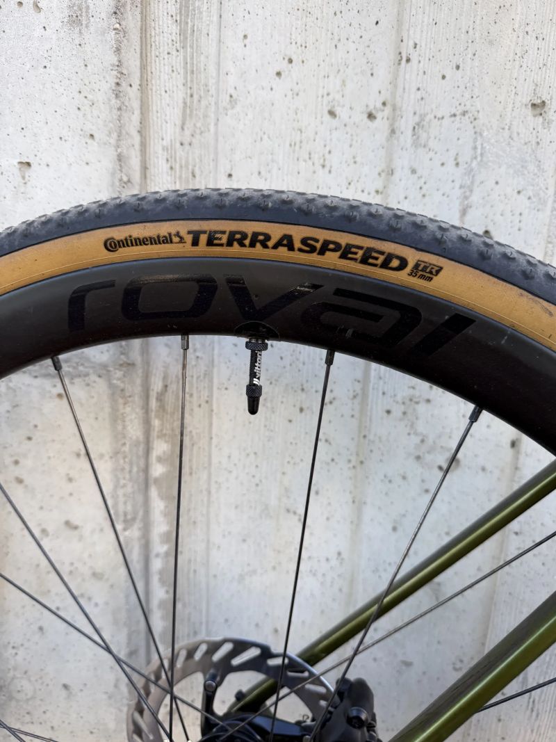 Gravel Superior - karbon kola, karbon kokpit - váha 9,3kg !!