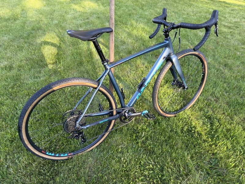 🚴‍♂️ WHYTE FRISTON V2 – gravel, co tě bude nutit jezdit dál a dál