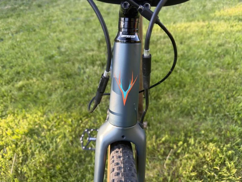 🚴‍♂️ WHYTE FRISTON V2 – gravel, co tě bude nutit jezdit dál a dál