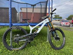 YT Industries Tues 27 cf pro race