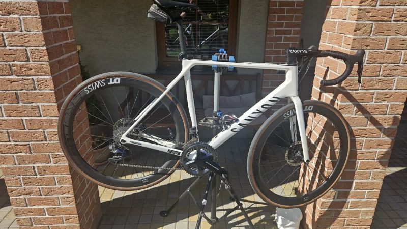 Canyon Ultimate CF SLX 9.0 Di2 Dura-Ace