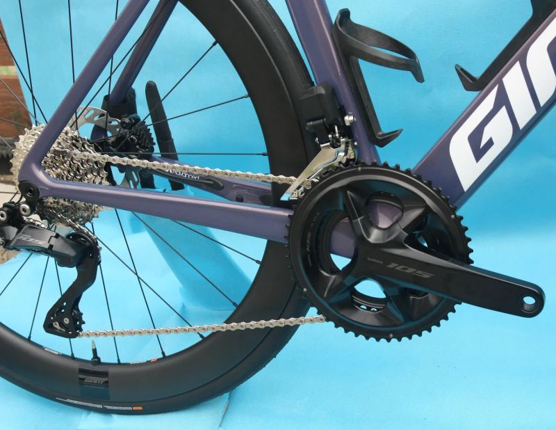 GIANT Propel Advanced 1 Di2 2026 – závodní aero silnička - NOVÁ