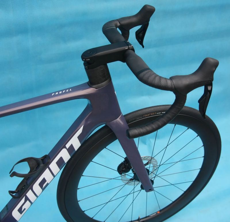 GIANT Propel Advanced 1 Di2 2026 – závodní aero silnička - NOVÁ