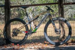 Poptávám Pinarello dogma XC vel M, L