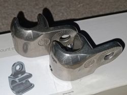 Thule Chariot axle mount závěs ezHitch pevná osa Rapilock RadoxX Trailer AxXle 