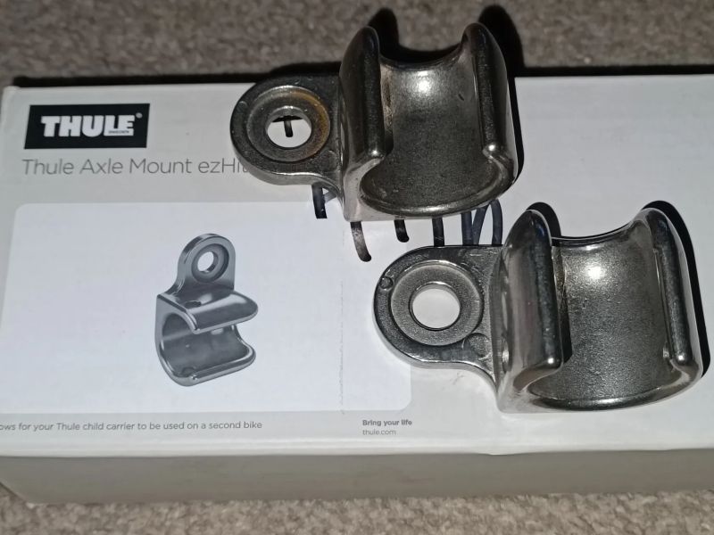 Thule Chariot axle mount závěs ezHitch pevná osa Rapilock RadoxX Trailer AxXle 
