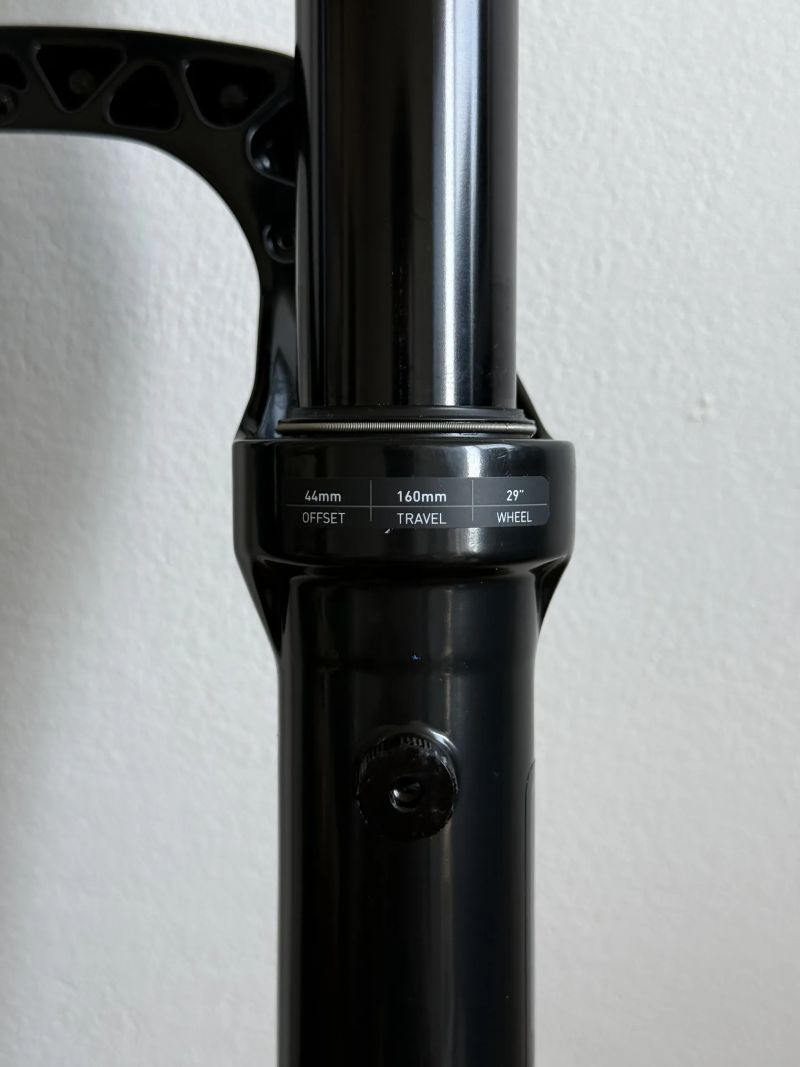 RockShox Lyrik Base 2025 – 160mm, 29” | NOVÁ, nepoužitá
