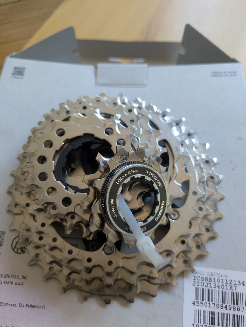 Prodám kazetu Shimano 105; 11s; 11-34