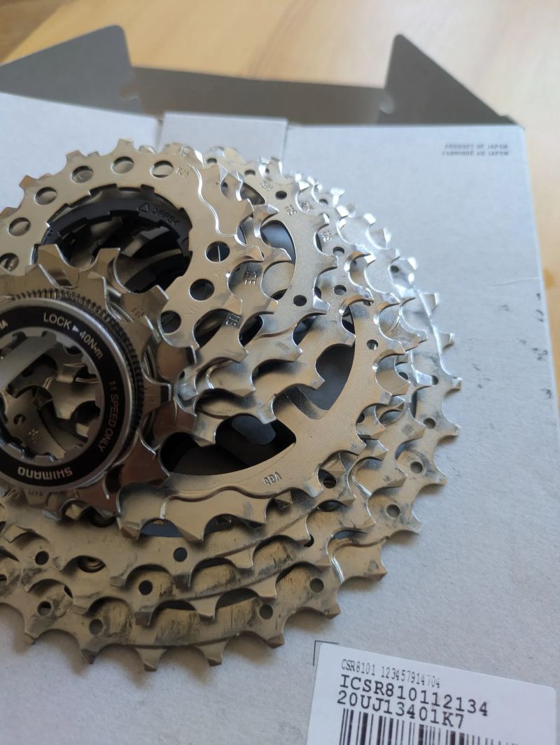 Prodám kazetu Shimano 105; 11s; 11-34