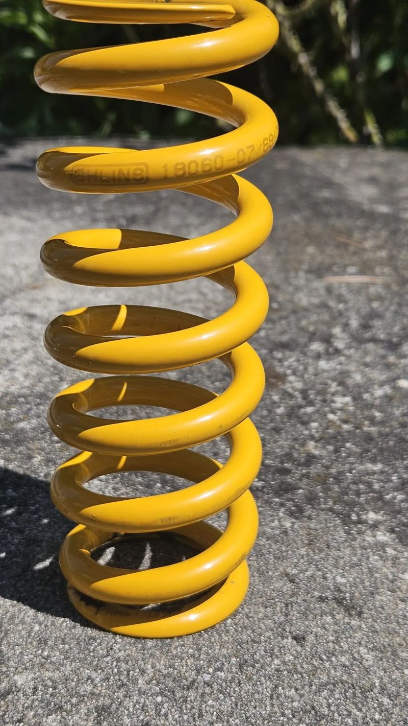 Prodám pružinu Ohlins 388 lb/in x 75 mm