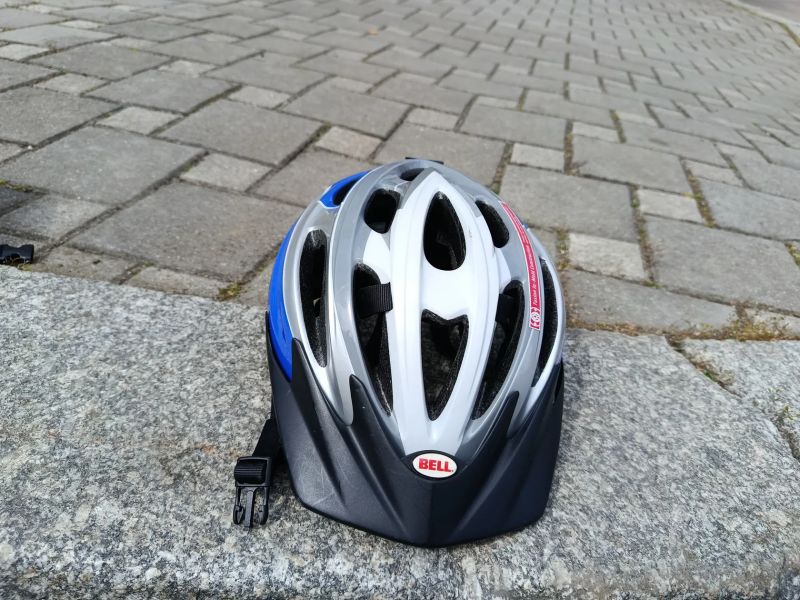 Prodám cyklopřilbu