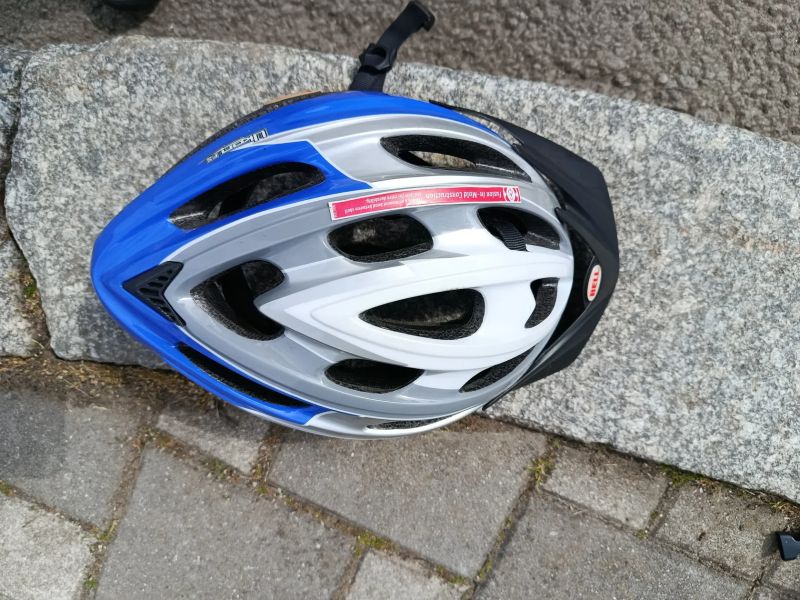 Prodám cyklopřilbu