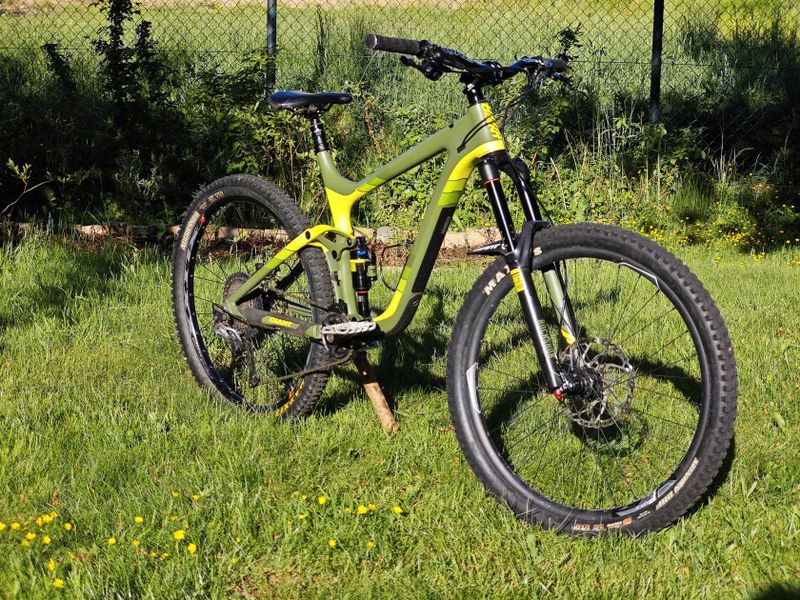 Giant Reign 1 carbon