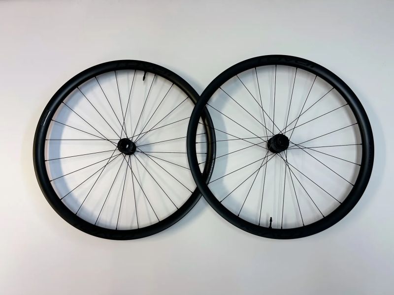 Specialized Roval Terra C karbonová zapletená kola 