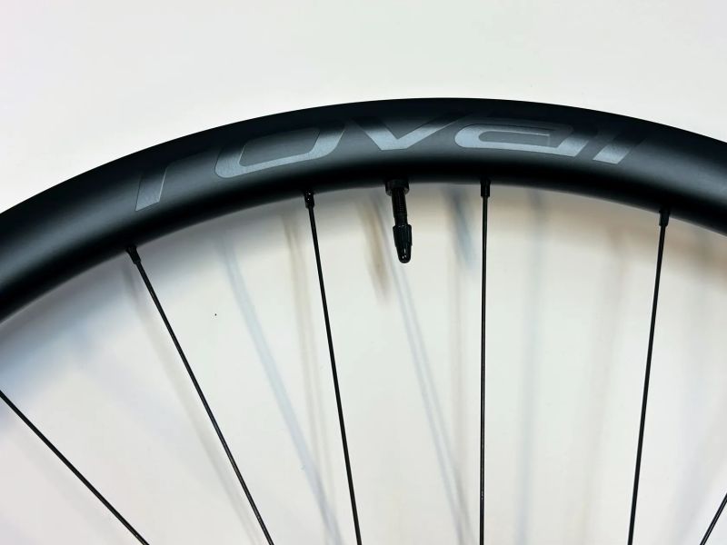 Specialized Roval Terra C karbonová zapletená kola 