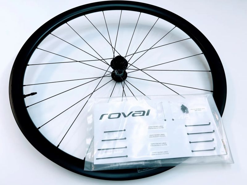 Specialized Roval Terra C karbonová zapletená kola 
