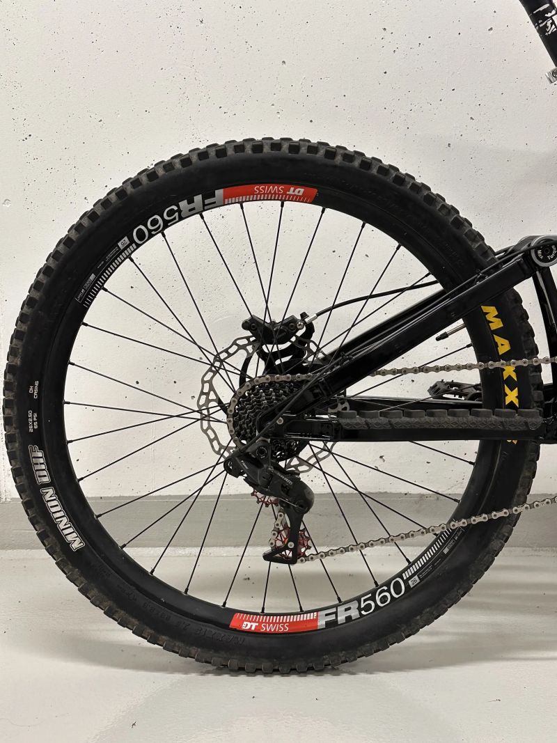 Zánovní DH Banshee Legend | TOP