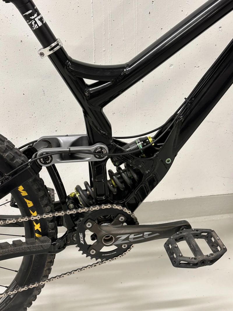 Zánovní DH Banshee Legend | TOP