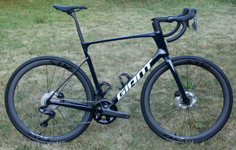 GIANT Defy Advanced Pro 0 Di2 2026 – špičkové endurance silniční kolo - NOVÉ