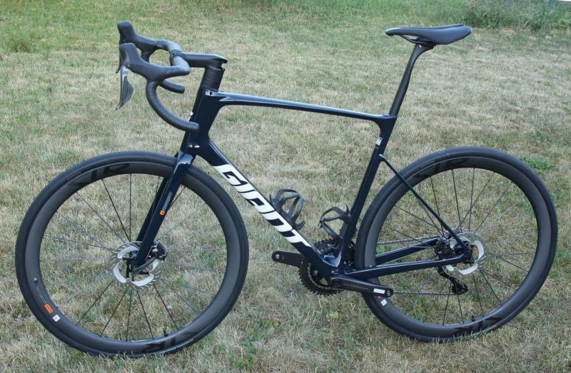 GIANT Defy Advanced Pro 0 Di2 2026 – špičkové endurance silniční kolo - NOVÉ