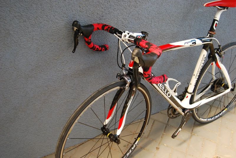 Karbonové silniční kolo Pinarello 53CM