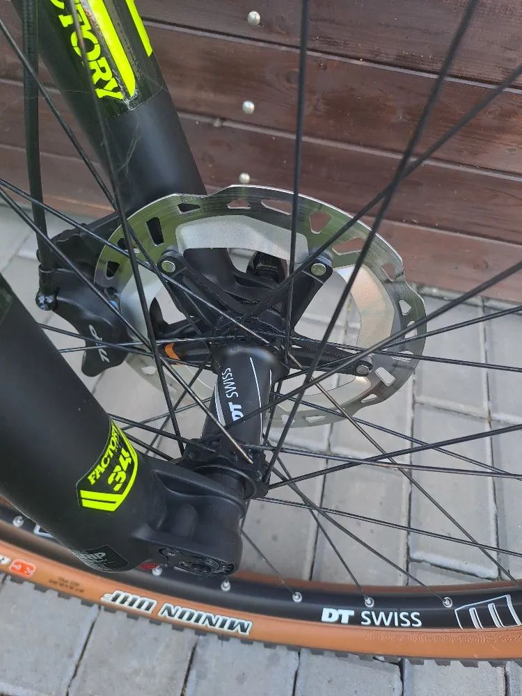 V TOP stavu bez oděrek - karbonový trail bike Norco Optic ve velikosti M / kola 27,5er