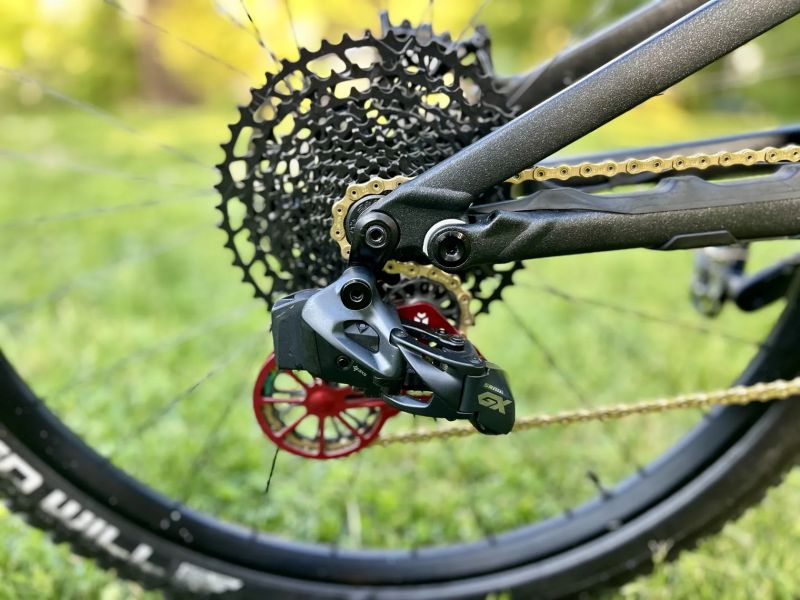 Specialized Turbo Levo FSR - nový lak a chip na 35km