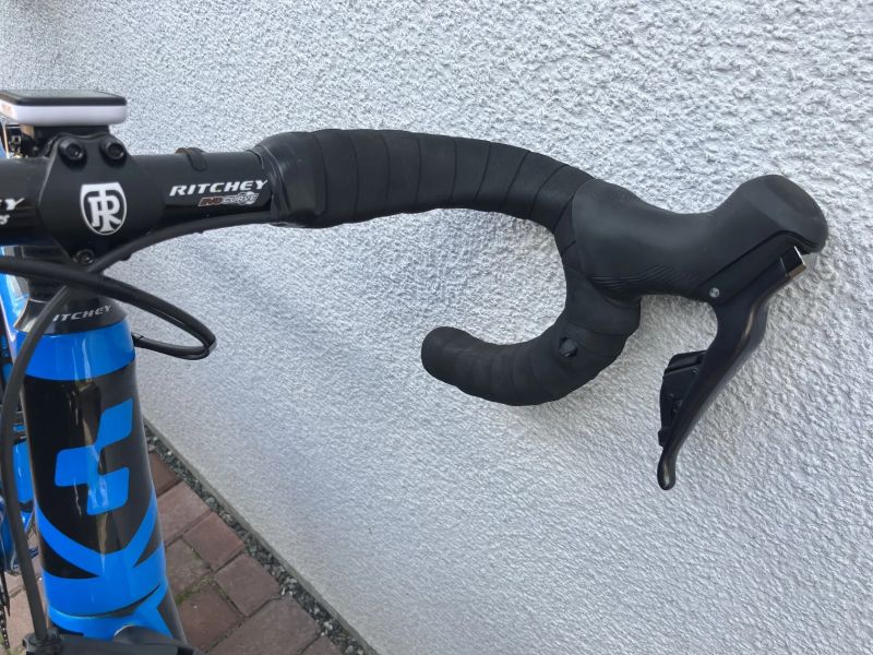 Zánovní Cube Agree Carbon, 56 cm, Ultegra DI2 12 speed elektrika, DT Swiss 350 FFWD carbon