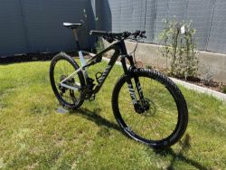 Canyon Lux World Cup CF 8 (najeto 300km)