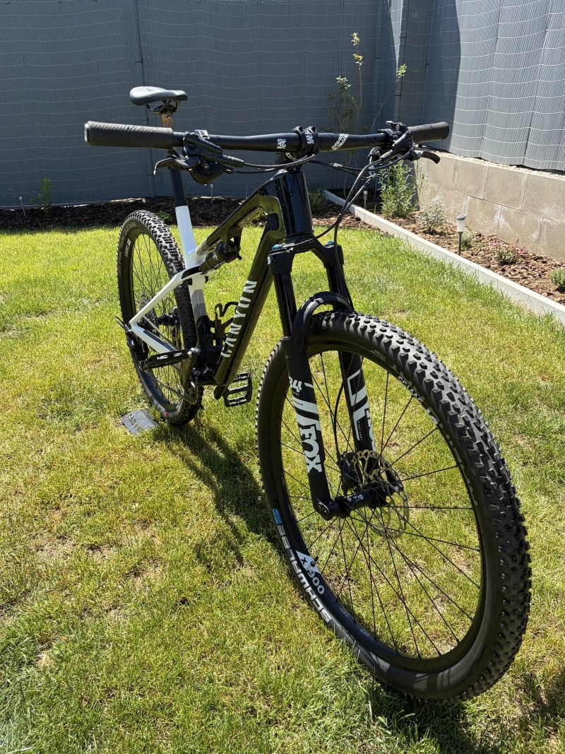 Canyon Lux World Cup CF 8 (najeto 300km)