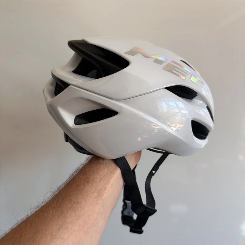 Cyklistická přilba MET Rivale Mips white vel. Medium
