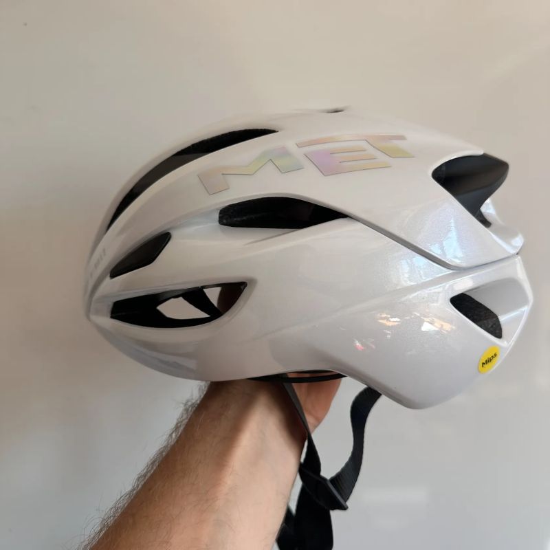 Cyklistická přilba MET Rivale Mips white vel. Medium