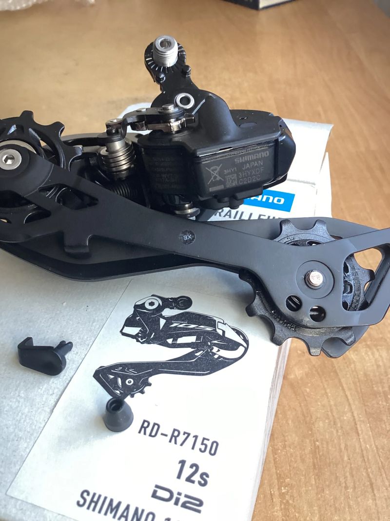 Shimano 105 Rd-R7150 Di2 prehadzovačka, 12-kolo Nová
