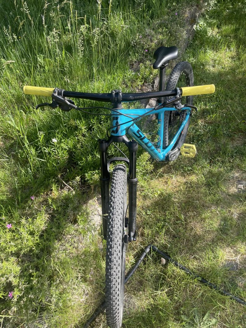 Scott SCO Bike Scale 700 (CN) SAMPLE - juniorské 27,5 palců kola