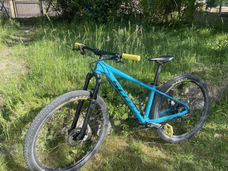 Scott SCO Bike Scale 700 (CN) SAMPLE - juniorské 27,5 palců kola