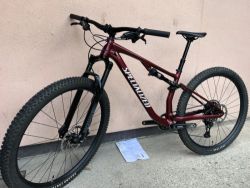 Nový Specialized Chilsen Base 2025
