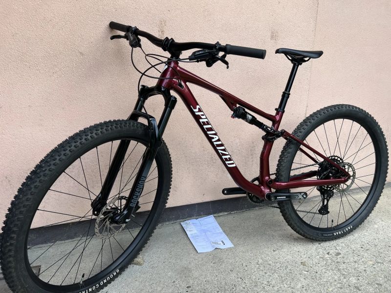 Nový Specialized Chilsen Base 2025