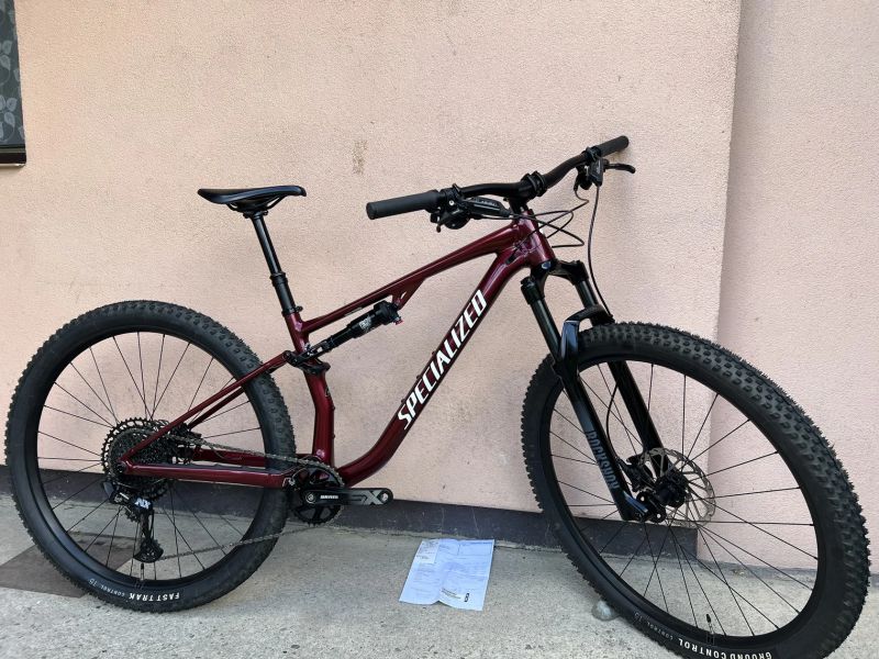 Nový Specialized Chilsen Base 2025