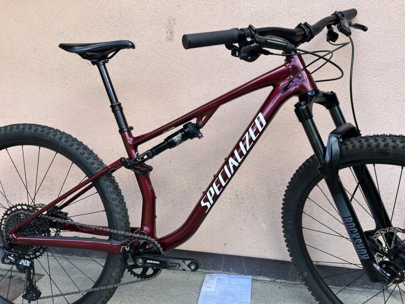 Nový Specialized Chilsen Base 2025